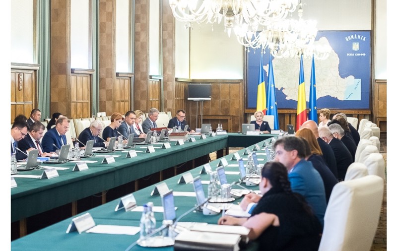 UPDATE. Guvernul se reunește joi pentru a doua oară în ședință, săptămâna aceasta; Apar noi suspiciuni, după convocarea conducerii Parlamentului pe seară