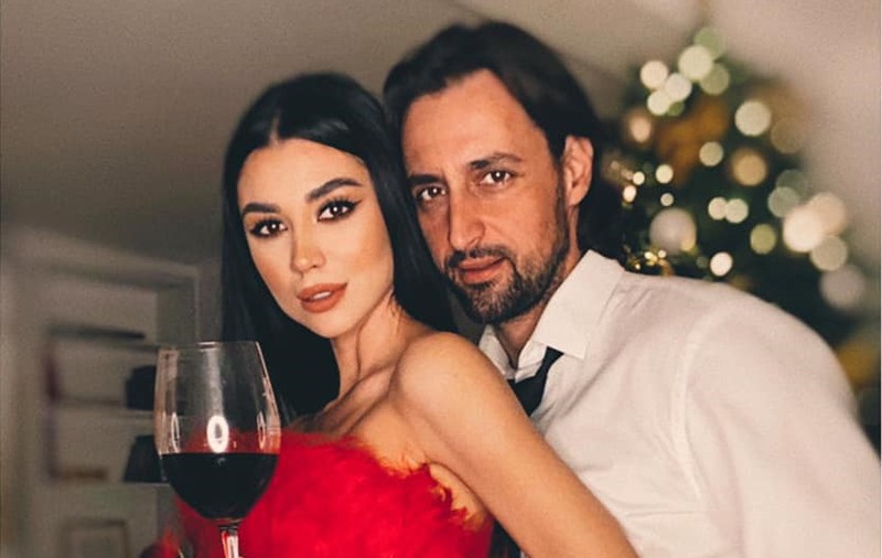 Anunțul făcut de Cristina, soția actorului Denis Ștefan, după 10 ani de relație. Ce spune despre căsnicia ei