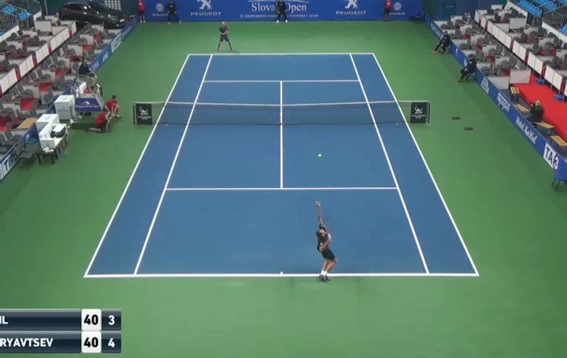 Tenis. Marius Copil, în sferturile de finală la Bratislava. A servit 12 ași. Şi Andreea Mitu e în primele opt