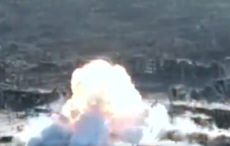 Rușii susțin că au atacat pentru prima dată cu FAB-9000, „tatăl tuturor bombelor”. Explozie foarte puternică într-un oraș din Ucraina | VIDEO