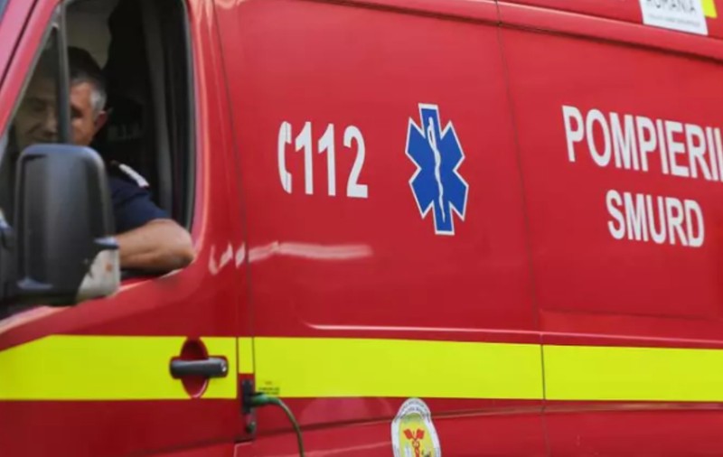 Explozie puternică într-un apartament din Cernavodă: un bărbat rănit, zeci de locatari evacuați
