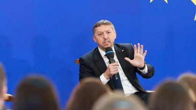 ministrul educatiei daniel david