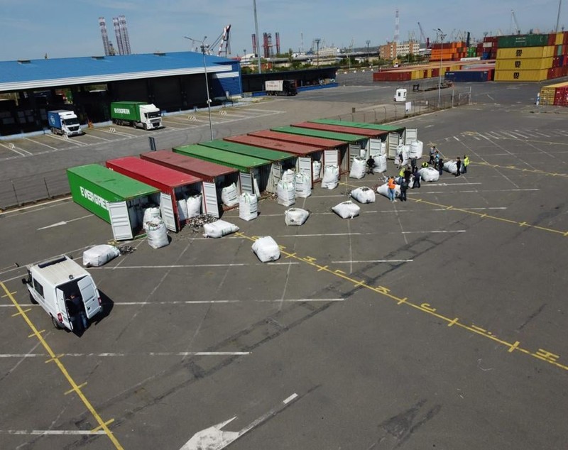 Surse judiciare: Containere cu deșeuri din Togo vin spre România