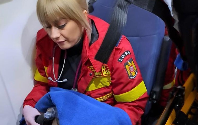 Băiețel născut prematur la Suceava, cu ajutorul medicului de gardă pe ambulanța de Terapie Intensivă