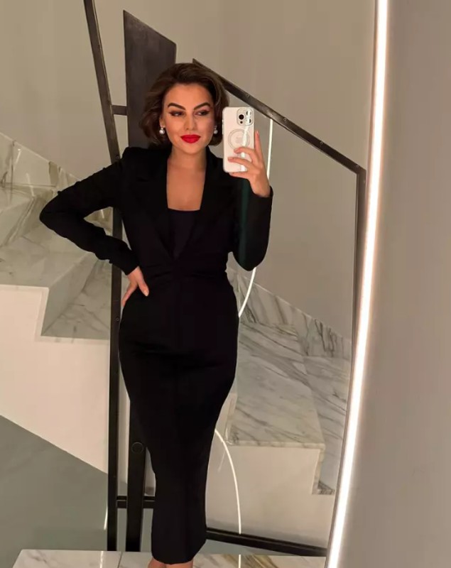 Romina Gingașu, apariție spectaculoasă alături de Nicole Cherry. Cât a costat ținuta purtată de soția afaceristului Piero Ferrari