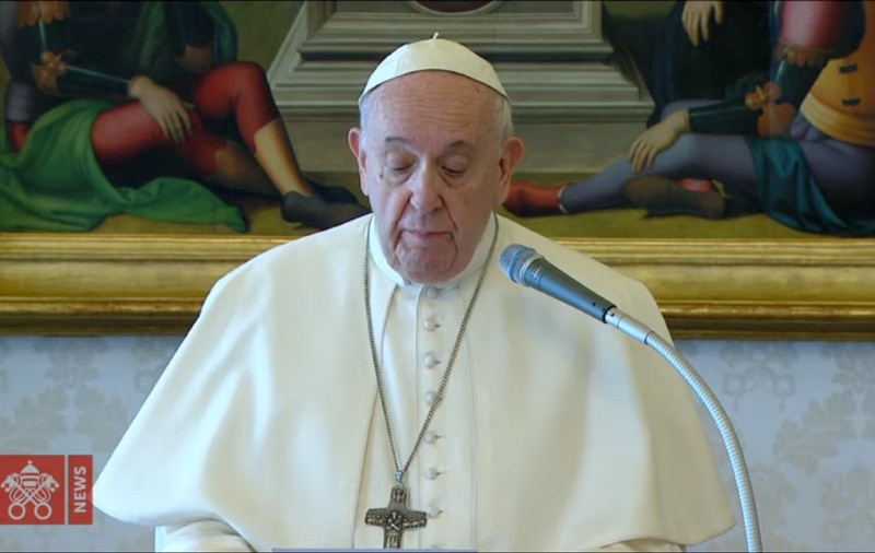 Papa Francisc încalcă o tradiție de sute de ani din cauza coronavirusului: rugăciune transmisă prin video