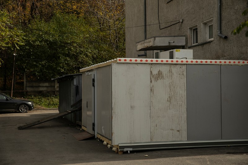 Corpurile celor decedaţi sunt depozitate într-un container suplimentar