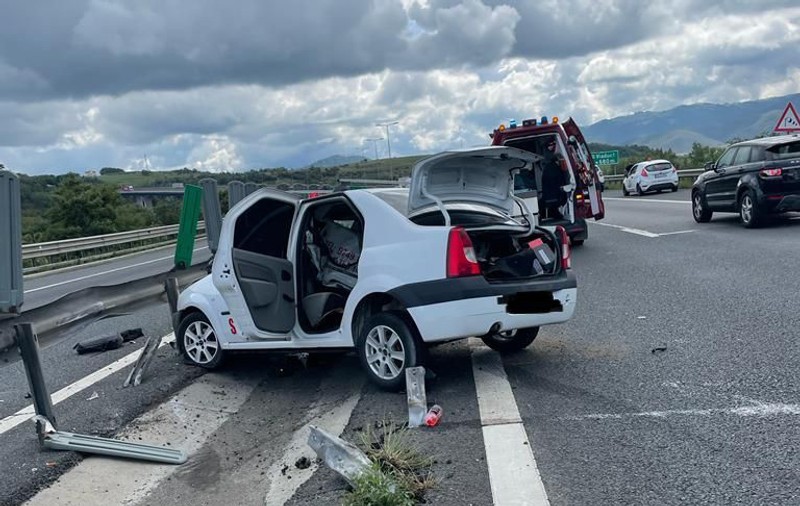 Accident mortal pe autostradă, în Sibiu. Un bucureștean a intrat în parapetul care desparte sensul de circulație