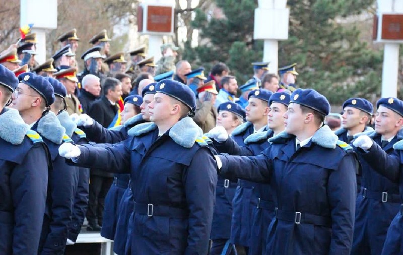 Părinții unei foste eleve de la Colegiul Militar din Alba Iulia trebuie să plătească peste 10.000 de euro, școlarizarea fetei