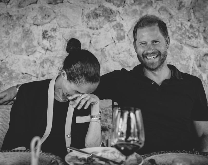 Imagini cu Meghan Markle și Prințul Harry din vacanța petrecută în Europa. Archie și Lilibet au vizitat pentru prima dată locul unde este înmormântată Prințesa Diana
