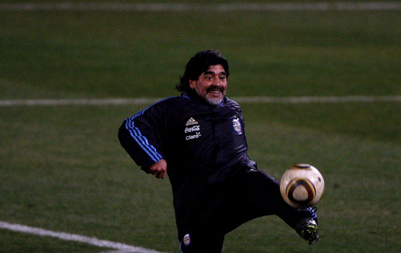 VIDEO / Diego Armando Maradona încântă și la 53 de ani