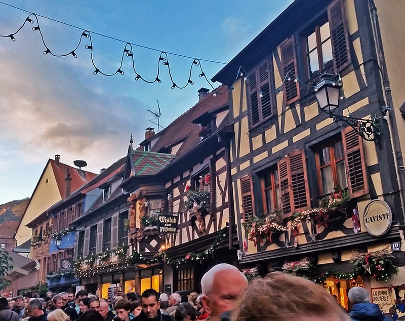 Strasbourg, capitala Crăciunului. Cel mai vechi târg de sărbători din Europa păstrează tradiția de 450 de ani