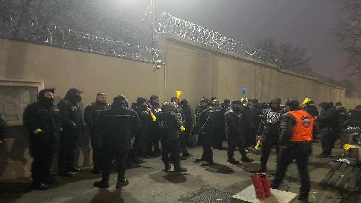 Zeci de polițiști de la Penitenciarul Galați în grevă: Nemulțumiri legate de salarii și condițiile de muncă Foto:Monitorul de Galați