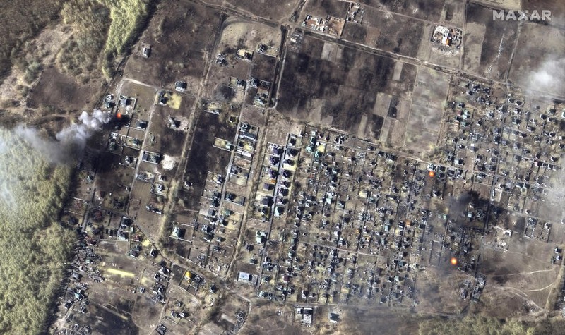 Imagine din Moschun, localitate de lângă Kiev. Aproape toate locuințele sunt distruse | Foto: EPA / Maxar