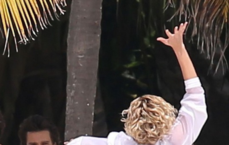Doar PHOTOSHOP-UL o mai SALVEAZĂ! CHARLIZE THERON A AJUNS să arate ca O MAMAIE! Iat-o în chiloţi de babă şi cu pielea căzută