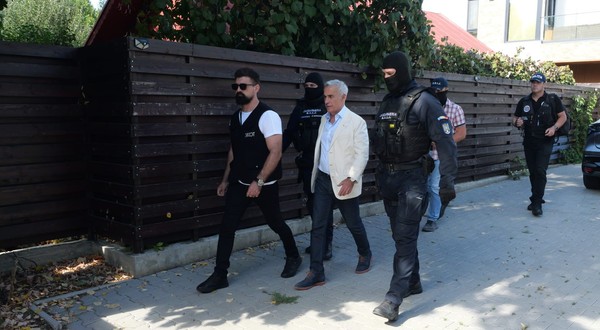 Călin Georgescu este dus la audieri la DIICOT. Foto: Libertatea