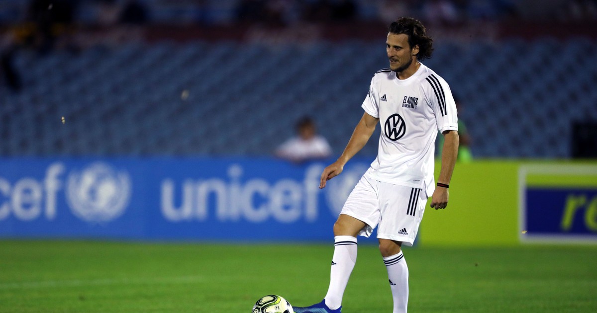 Show total la retragerea lui Diego Forlan, cel mai bun fotbalist de la CM 2010. Luis Suarez a fost portar!