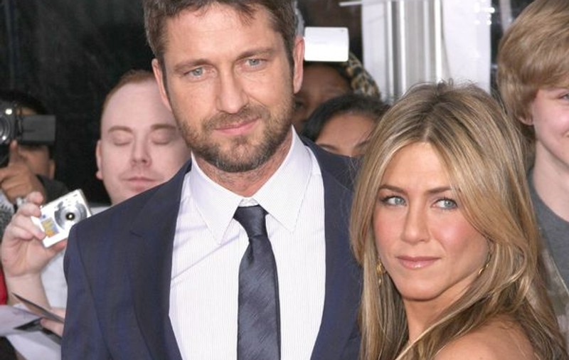 Gerard Butler îi face farse mamei sale: "M-am căsătorit"