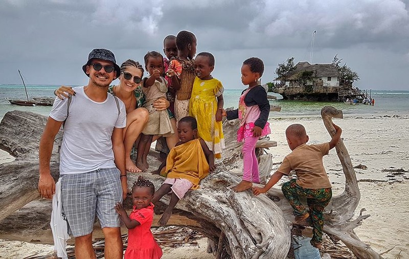 EXCLUSIV. Lidia Buble și Răzvan Simion au avut parte de mulți copii în vacanța lor din Zanzibar. I-a demonstrat ca poate  fi o mamă perfectă!
