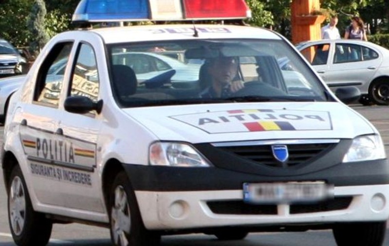 O femeie din Brăila, sotia unui cadru militar, a fost înjunghiată în timp ce se ducea să-si ia copilul de la școală. Agresorul e căutat