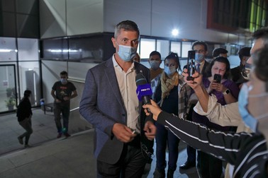 Reprezentanții USR-PLUS și PNL au venit la Biroul Electoral din Sectorului 1. Foto: INQUAM_Photos_Octav_Ganea