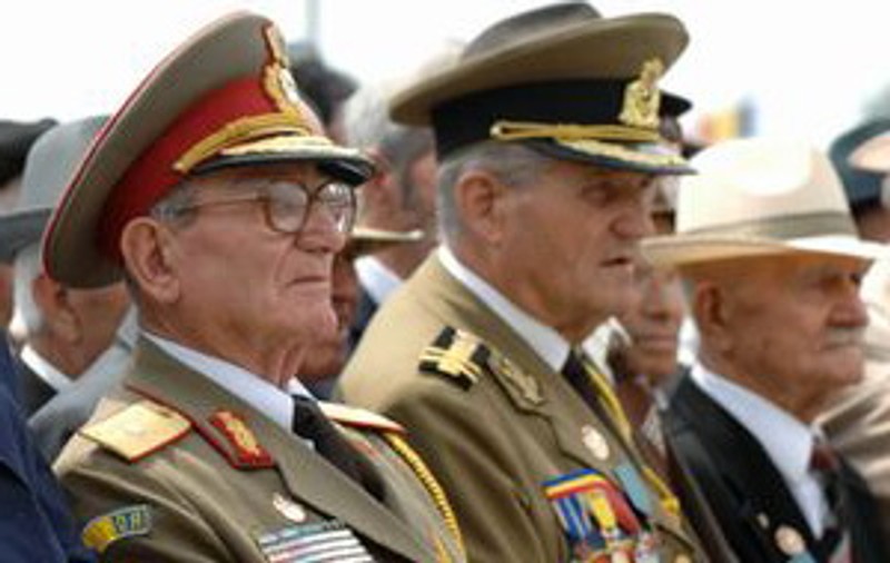 Se recalculează PENSIILE MILITARILOR