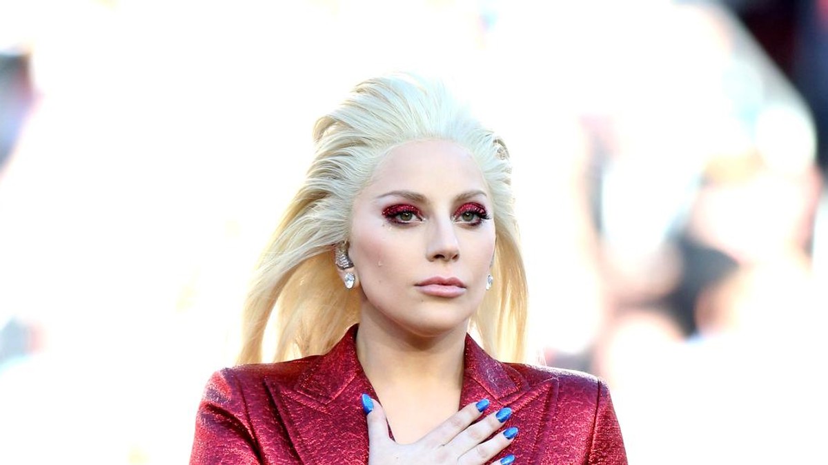 Lady Gaga, în lacrimi în fața a mii de oameni. De ce a plâns artista