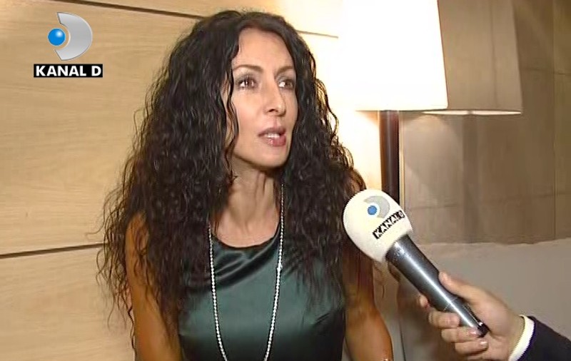 Mihaela Rădulescu: “Din când în când, îmi place să fumez trabuc!”