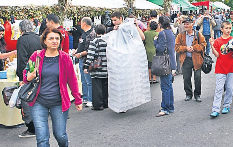 PLĂCINTĂ RECORD, în weekend, în PARCUL COPIILOR din Capitală
