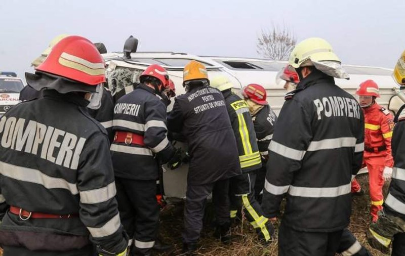 Accident grav în satul Șindrilița. 14 oameni au fost transportați de urgență la spital