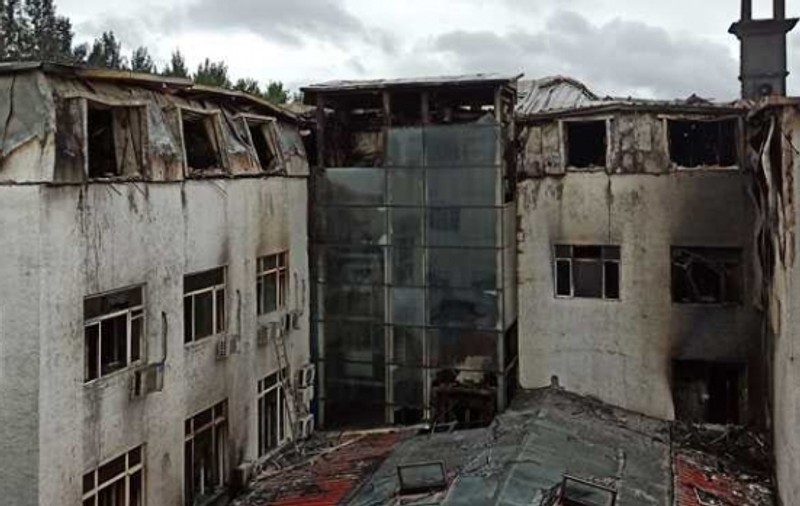UPDATE/ Incendiu puternic într-un hotel din China. 19 oameni au murit și 23 au fost răniți