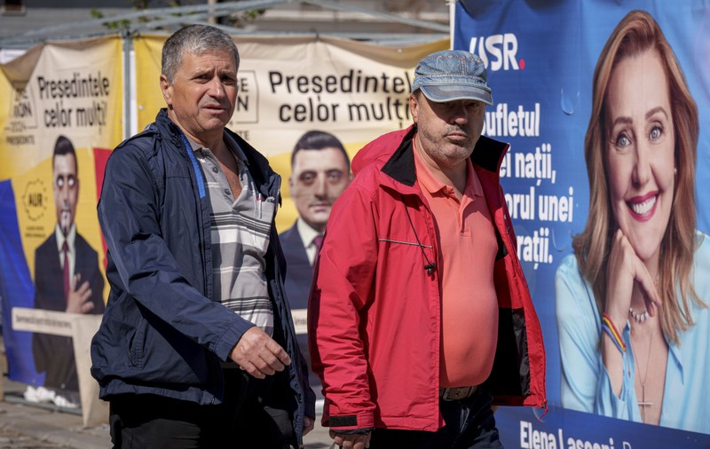 Dilema cetățeanului în campania electorală: stau cu ochii ca pe butelie pe candidați sau îi ocolesc ca pe ciumați?