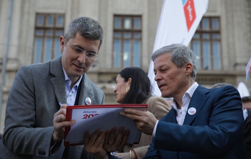 USR şi PLUS şi-au suspendat acţiunile de precampanie şi au înfiinţat celule de criză, pentru coronavirus