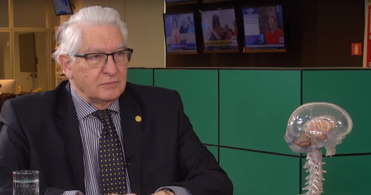 Neurochirurgul Vlad Ciurea spune că cititul, întâlnirile cu oameni dragi, muzica bună, ciocolata, dar mai ales dansul țin creierul sănătos. Creierul se îmbolnăvește din cauza noastră, pentru că nu știm să protejăm această ”bijuterie”. Îmbolnăvirea creierului apare și când ne izolăm în tabletă, în Facebook, în telefon.