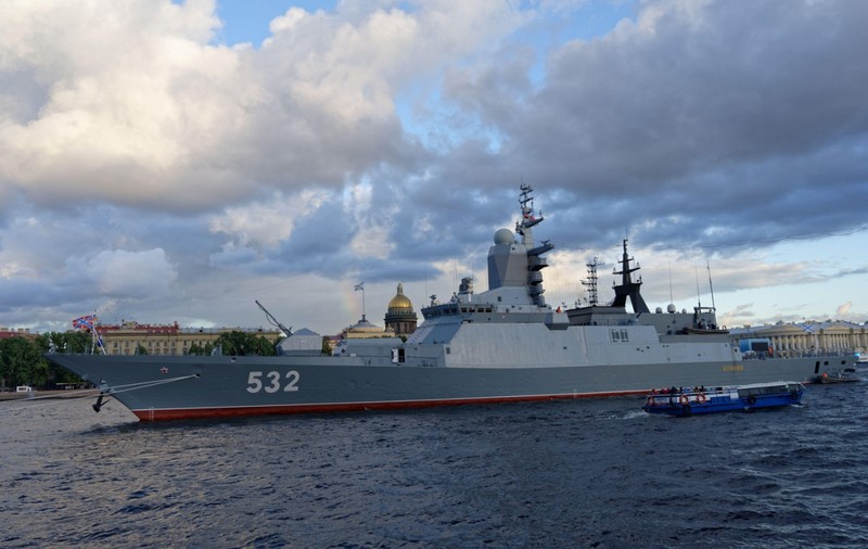 Rusia sfidează Vestul: Navă de război cu armament traversează Canalul Mânecii spre Ucraina