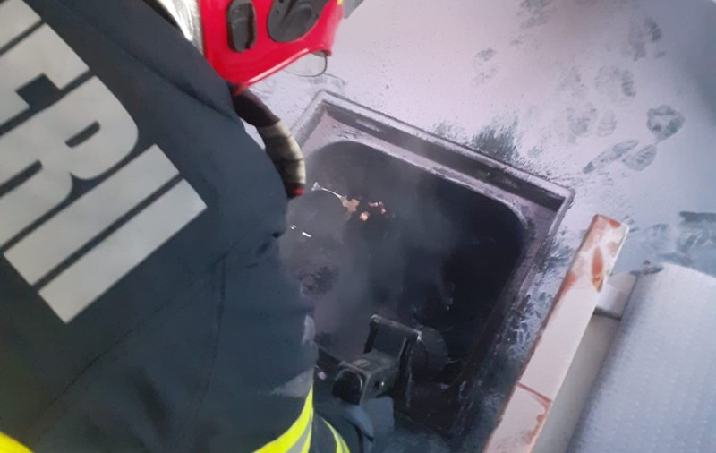 Incendiu într-un tren de călători în care se aflau 100 de pasageri, în județul Cluj