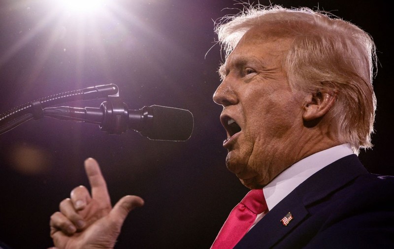 Donald Trump confirmă că nu mai vrea să apere membrii NATO care „nu plătesc”