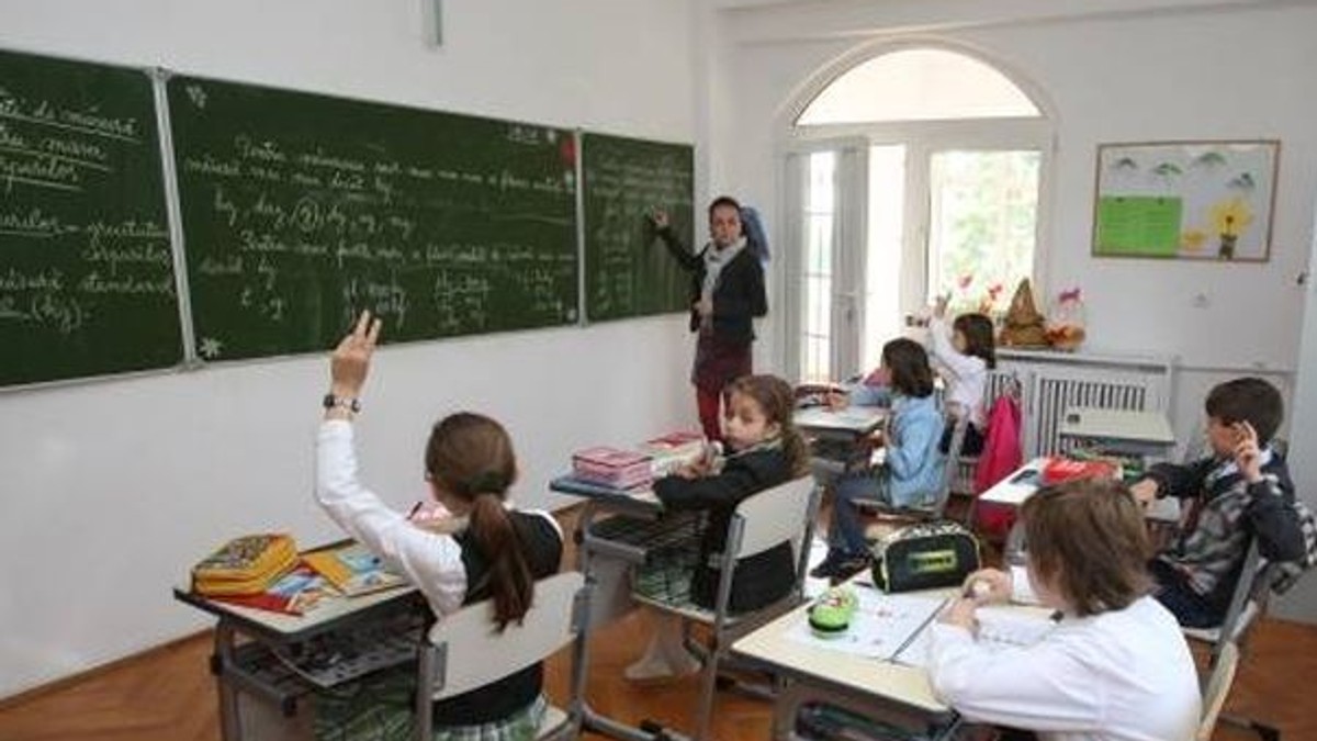 Cadrele didactice se pot pensiona la cerere, fără penalizări