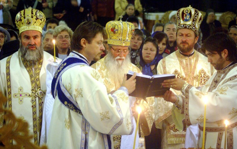 Fostul episcop al Hușilor Corneliu Bârlădeanu a fost condamnat definitiv pentru abuzurile sexuale împotriva elevilor de la seminarul teologic