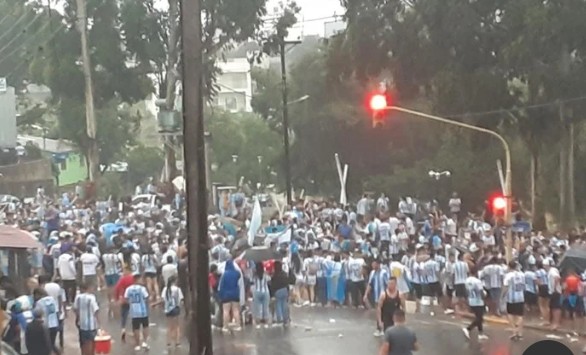 „Murați” de ploaie, dar fericiți de victorie