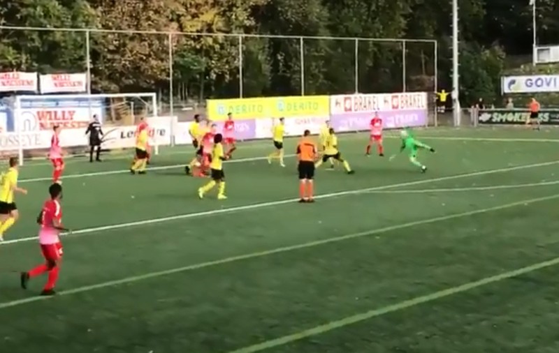 Un portar a marcat un gol minunat! A egalat la ultima fază cu o execuție rafinată! | VIDEO