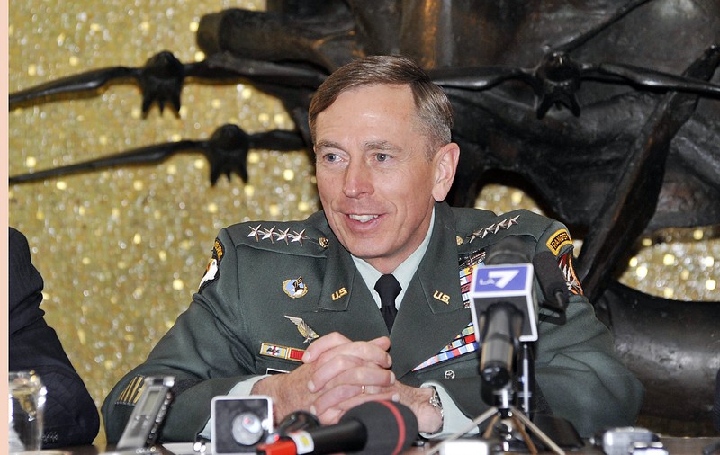 Un cunoscut general american indică care sunt slăbiciunile forțelor armate ruse. „Sunt surprinzător de neprofesionişti.  Pentru ei e mai rău decât în Afganistan”