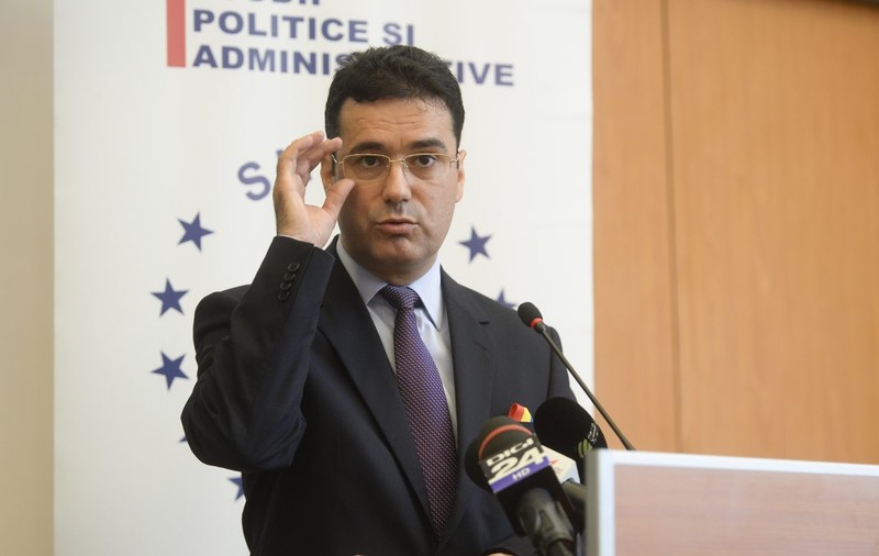 Rectorul SNSPA, atac la Sorin Cîmpeanu: „Susține oficializarea imposturii academice”