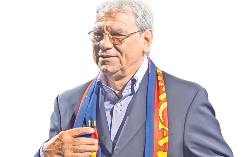 După prestaţia din Supercupa României, Steaua e lăudată şi în acelaşi timp avertizată de Emeric Ienei: «Drumul e bun, dar să nu fie prea scurt!»