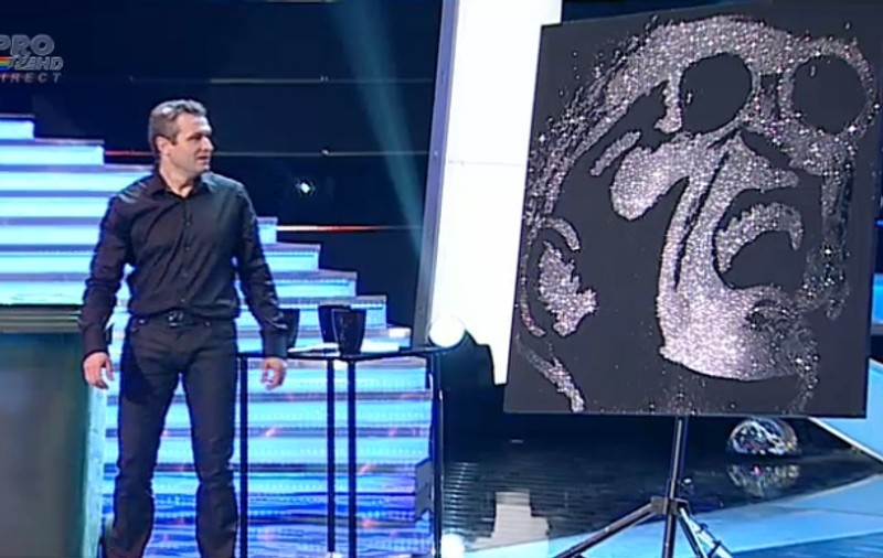 El i-a ridicat de pe scaune pe juraţii de la "Românii au talent"!