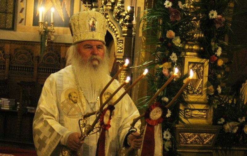 Mitropolitul Banatului, mesaj la Înviere: Dumnezeu să îi întărească pe oamenii de ştiinţă, care stau de veghe în laboratoarele lor pentru a aduce mângâiere lumii