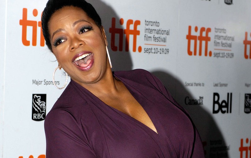 Oprah plănuieşte să-şi facă emisiunea de adio pe un stadion de fotbal