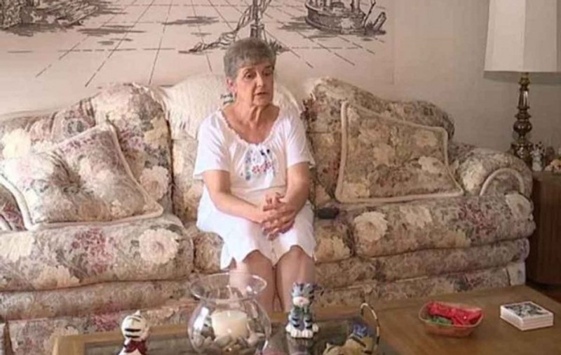 Condamnată la 10 zile de închisoare pentru că a hrănit pisicile de pe stradă