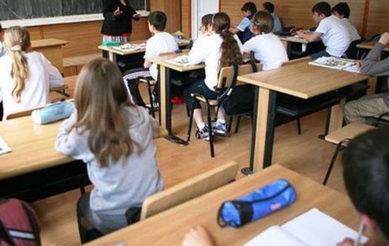 Profesorul de religie care a pus la oră un film despre avorturi se apără: "Nu e un film de groază"