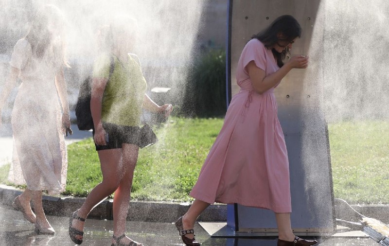 Locul din România unde se înregistrau 12 grade la ora 10.00, fix când a intrat în vigoare codul roșu de caniculă extremă pentru 7 județe